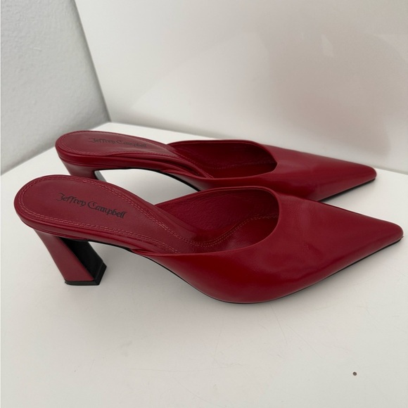 NWOT Unamused Pointed Toe Mule (Women)
Jeffrey Campbell size 9 - Picture 5 of 8
